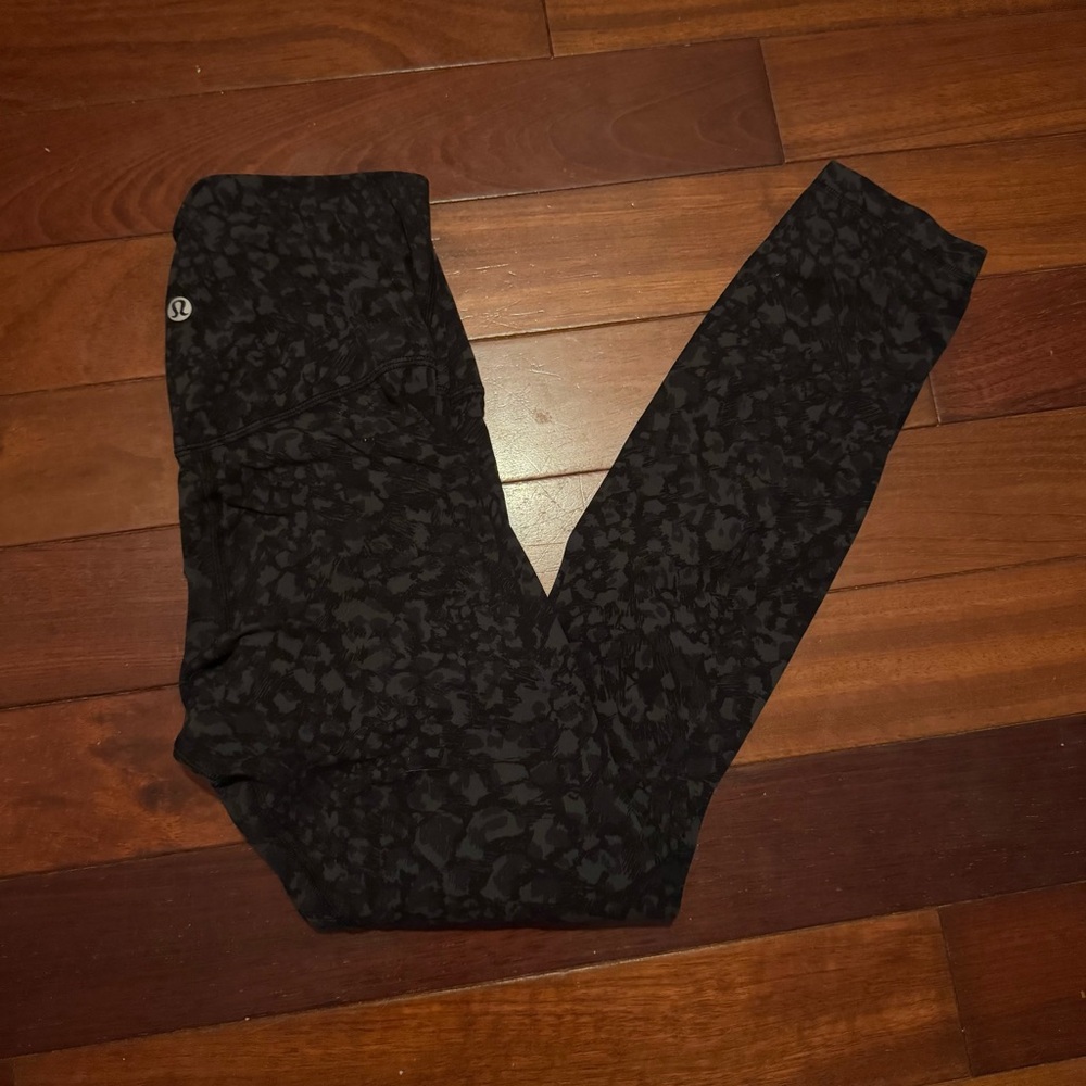 Lululemon Black leopard align Leggings